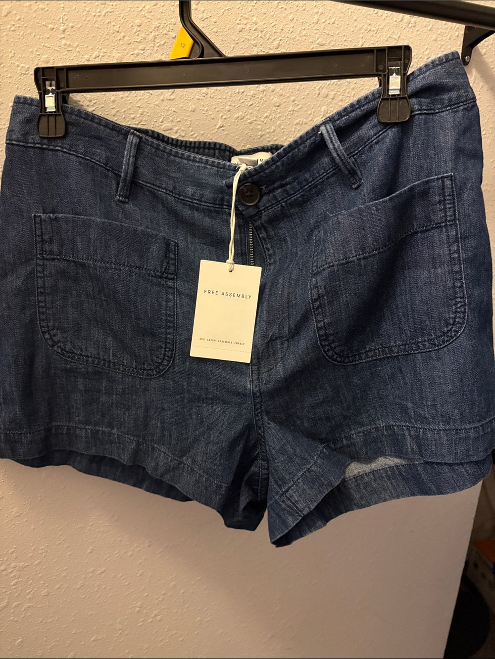 Free Assembly Women's Dark Blue Denim Shorts - Casual Patch Pocket Style